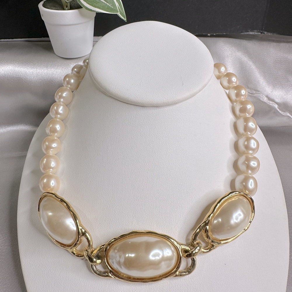 Rare Vintage Designer Richelieu Baroque Pearl Rare Necklace